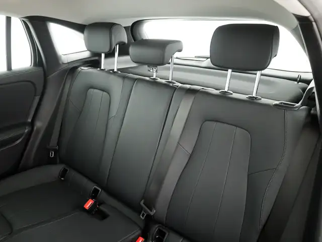 Mercedes-Benz GLA view 11