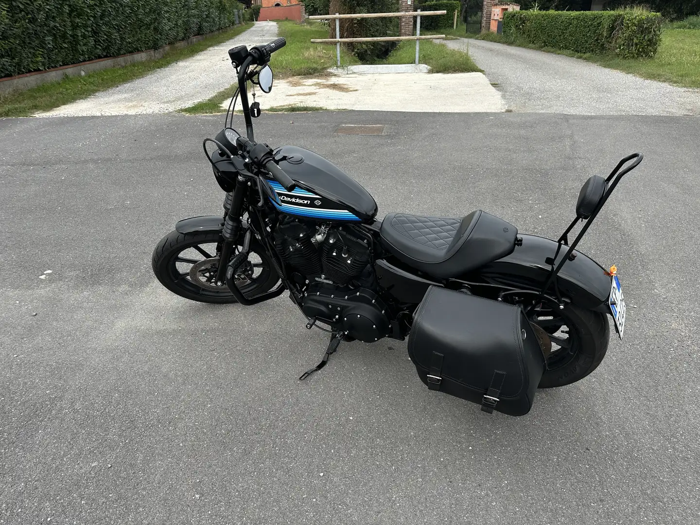 Harley-Davidson Sportster 1200 IRON - 2