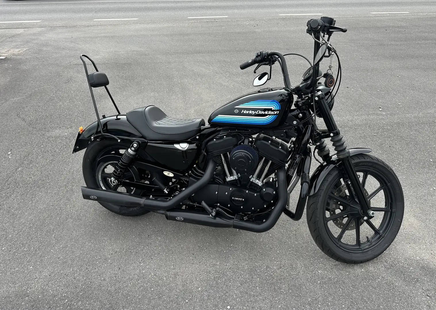Harley-Davidson Sportster 1200 IRON - 1