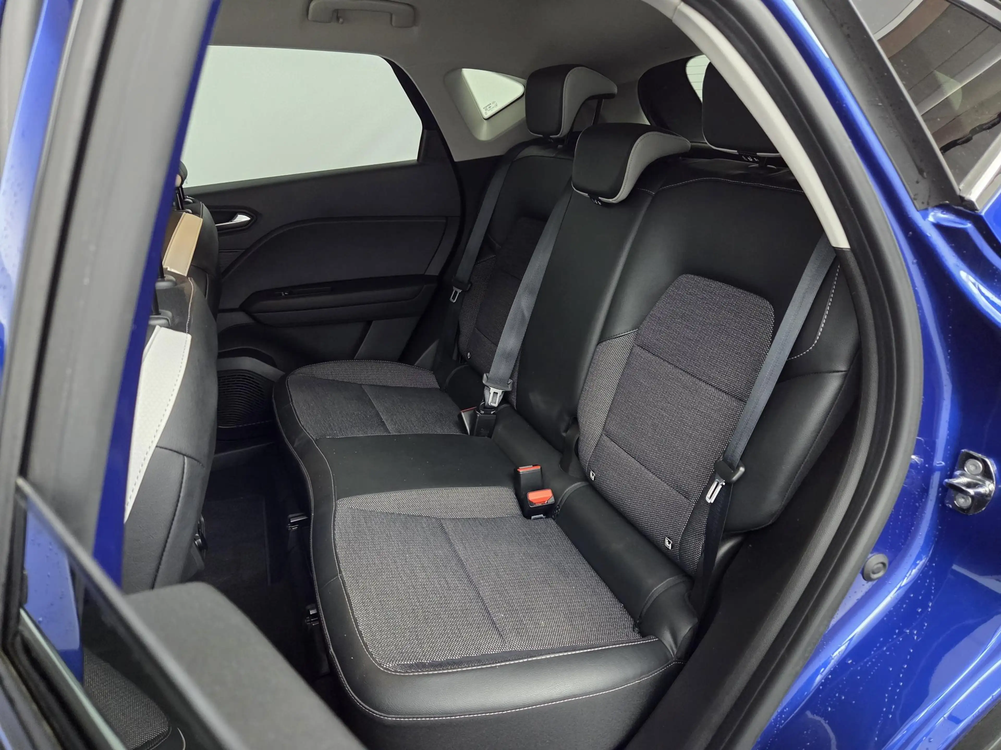 Renault Captur 1.6 E-Tech Plug-in Hybrid 160 Intens | Camera | Pa — photo 10