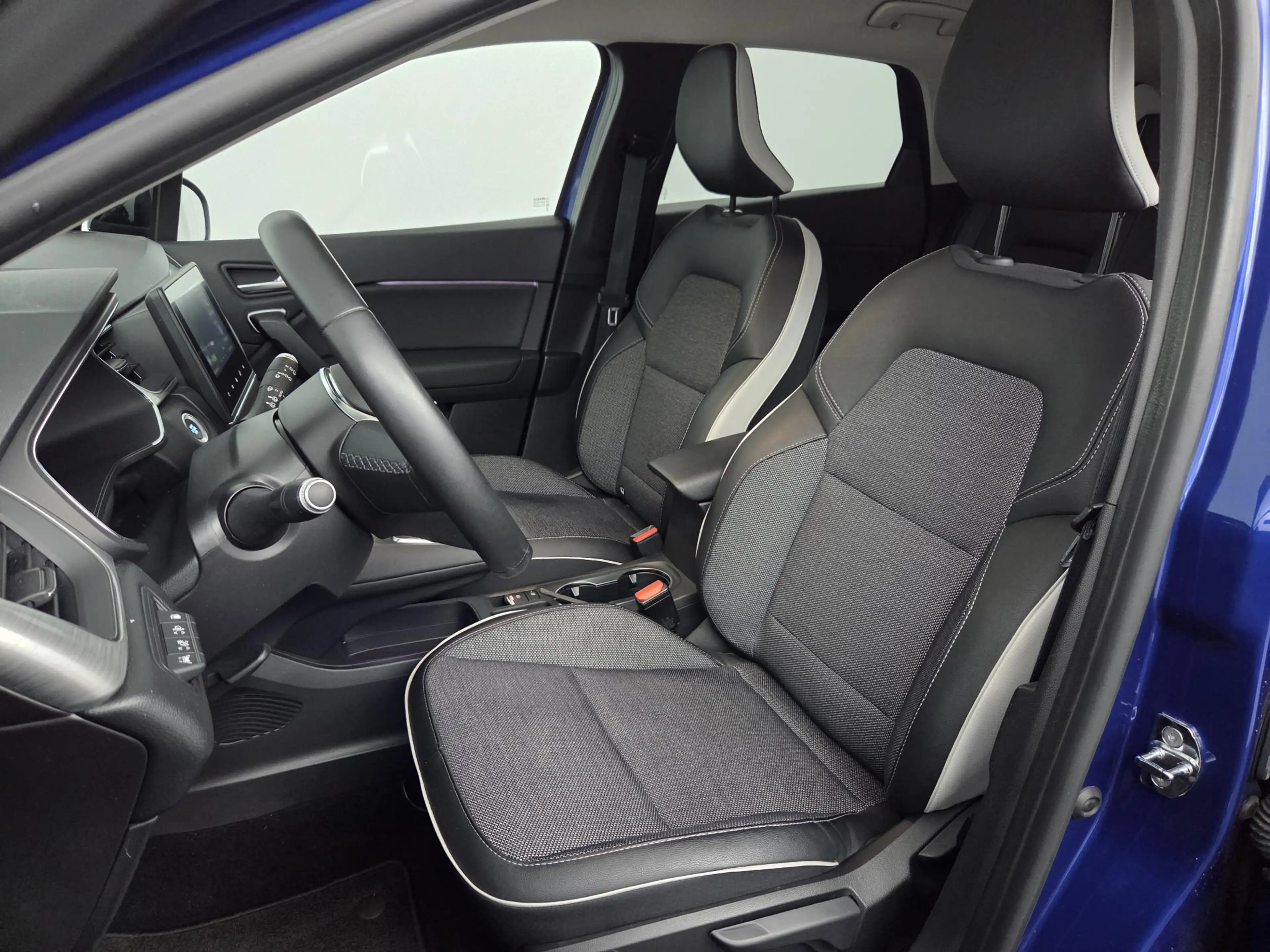 Renault Captur 1.6 E-Tech Plug-in Hybrid 160 Intens | Camera | Pa — photo 7