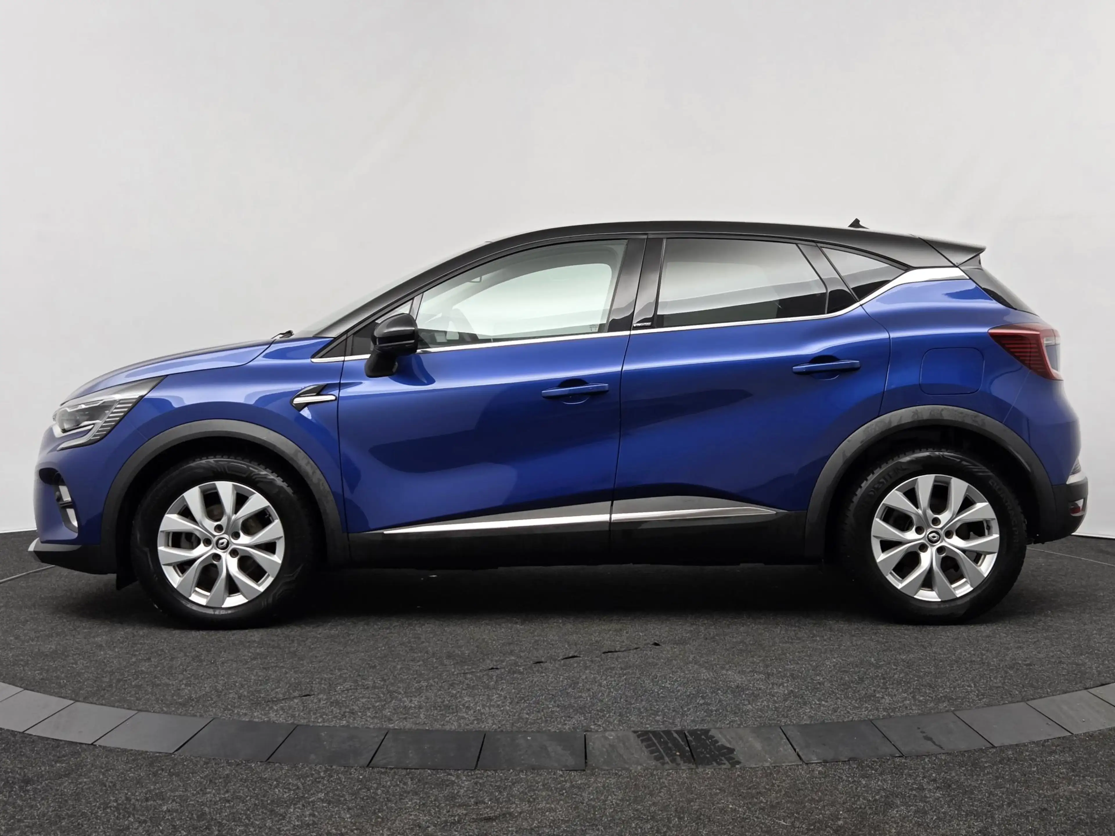 Renault Captur 1.6 E-Tech Plug-in Hybrid 160 Intens | Camera | Pa — photo 14