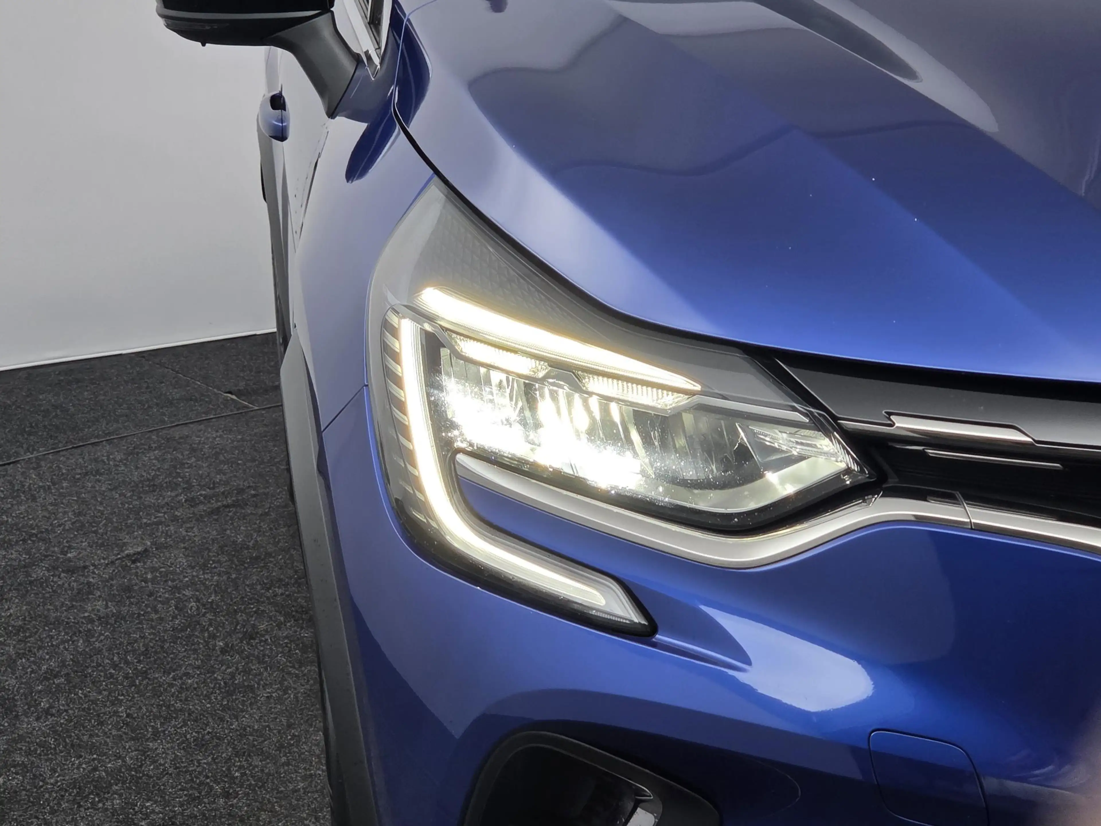 Renault Captur 1.6 E-Tech Plug-in Hybrid 160 Intens | Camera | Pa — photo 42