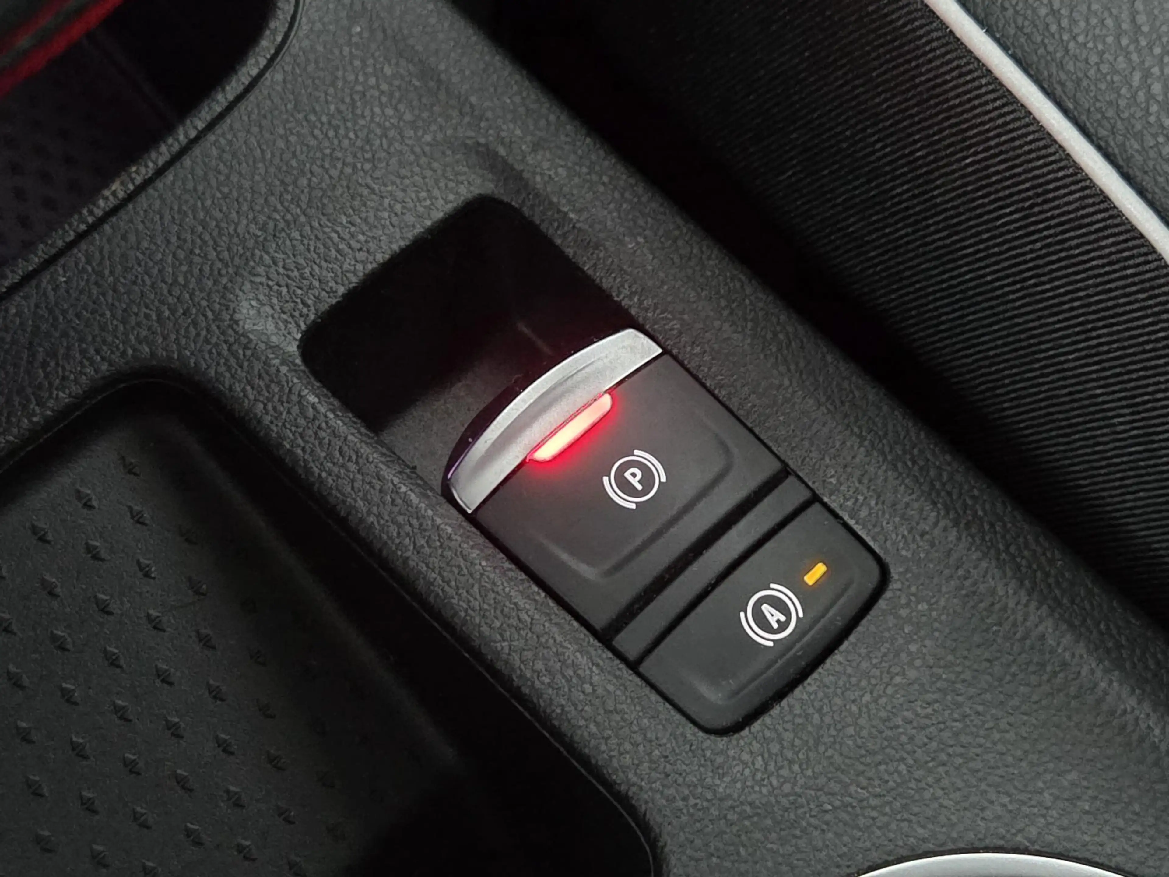 Renault Captur 1.6 E-Tech Plug-in Hybrid 160 Intens | Camera | Pa — photo 32
