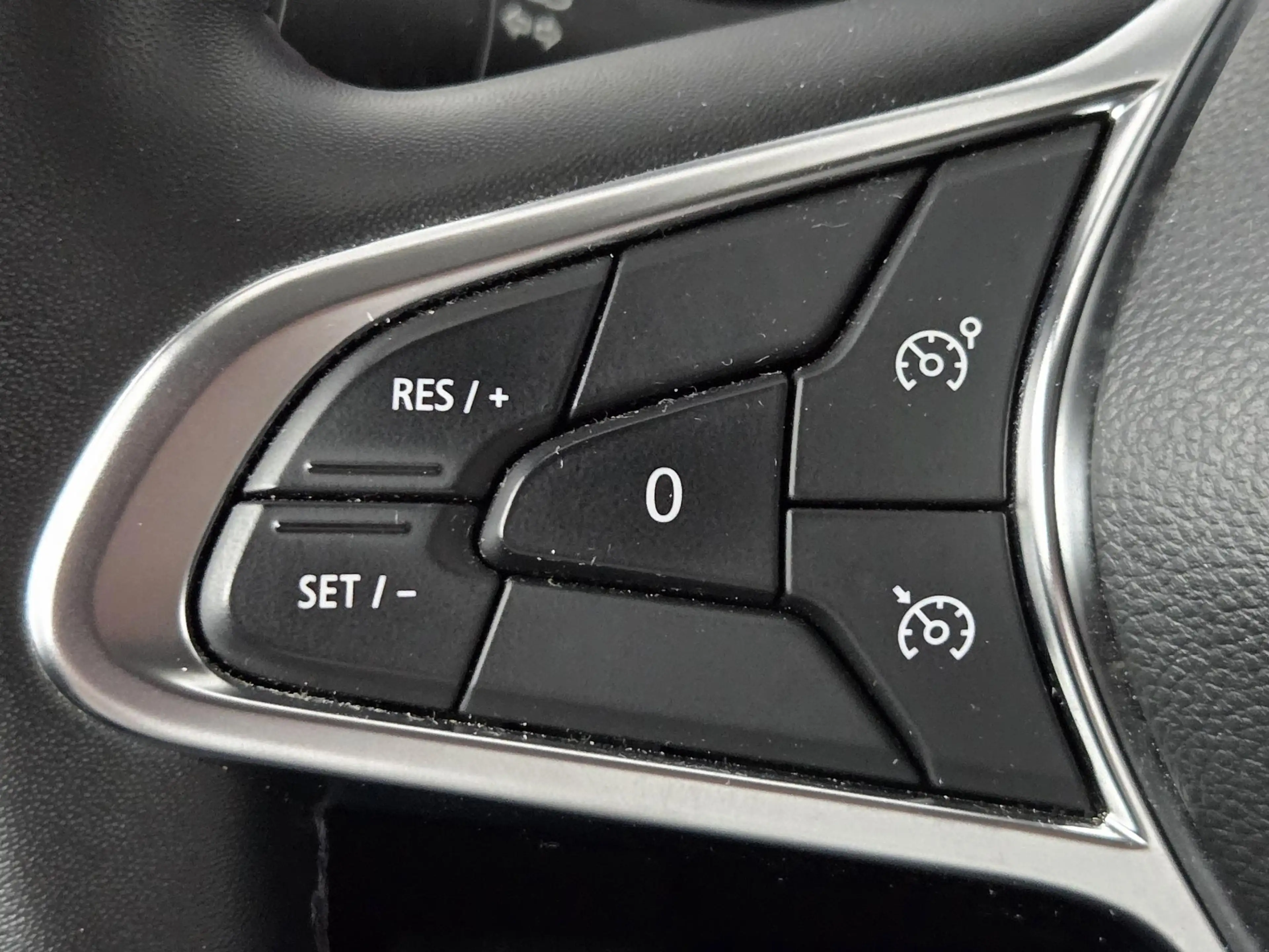 Renault Captur 1.6 E-Tech Plug-in Hybrid 160 Intens | Camera | Pa — photo 33