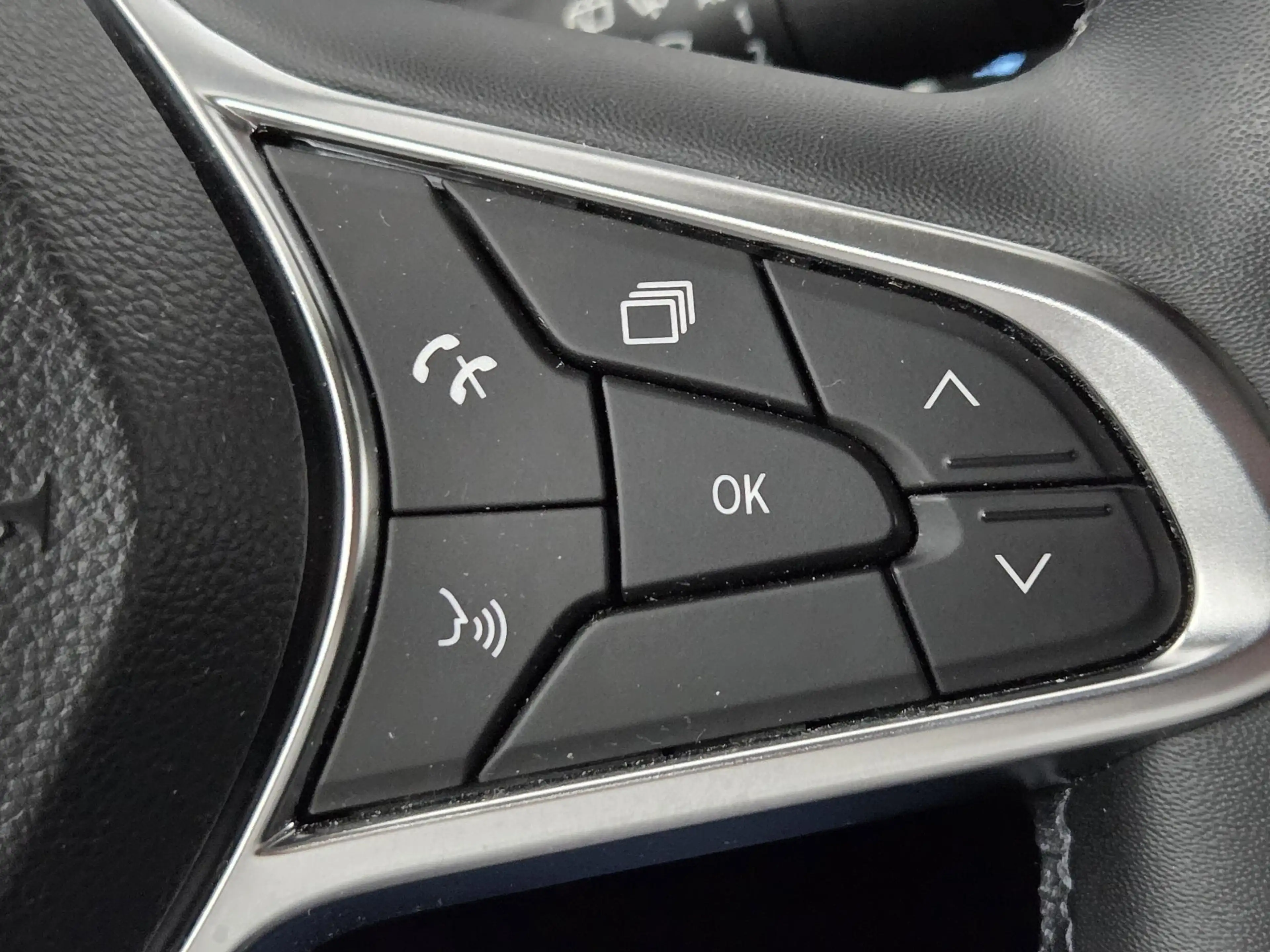 Renault Captur 1.6 E-Tech Plug-in Hybrid 160 Intens | Camera | Pa — photo 34