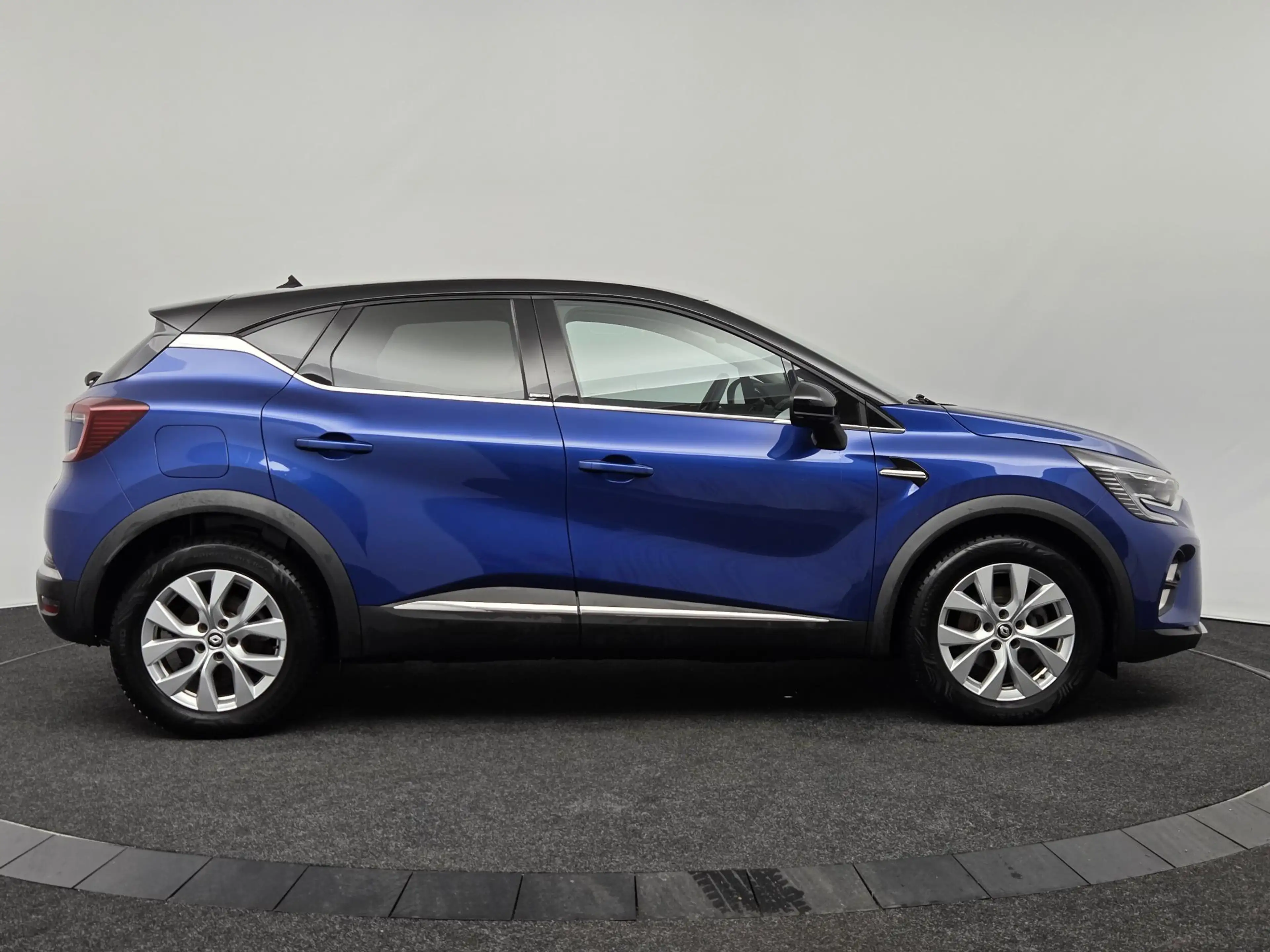 Renault Captur 1.6 E-Tech Plug-in Hybrid 160 Intens | Camera | Pa — photo 15