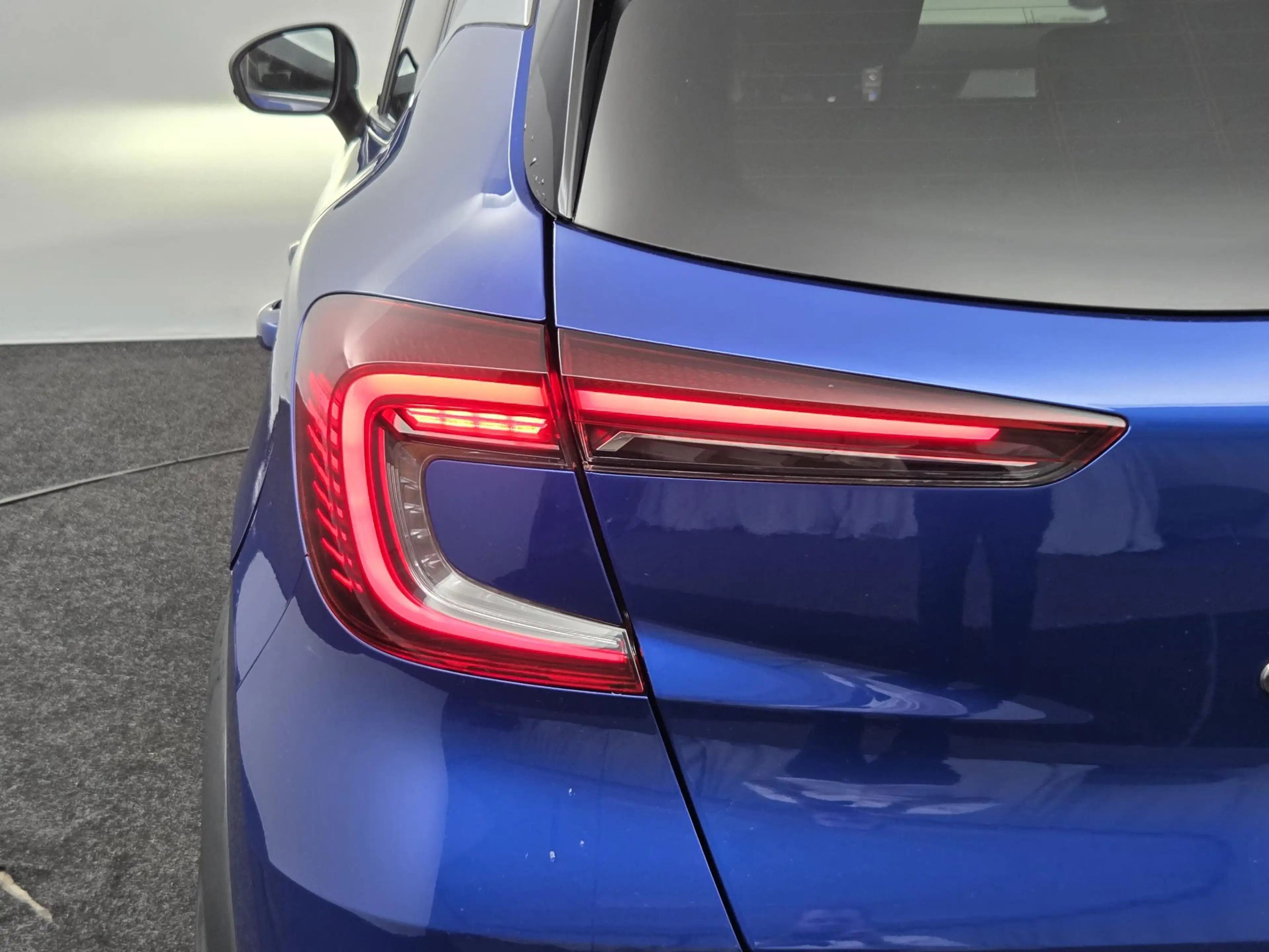 Renault Captur 1.6 E-Tech Plug-in Hybrid 160 Intens | Camera | Pa — photo 43