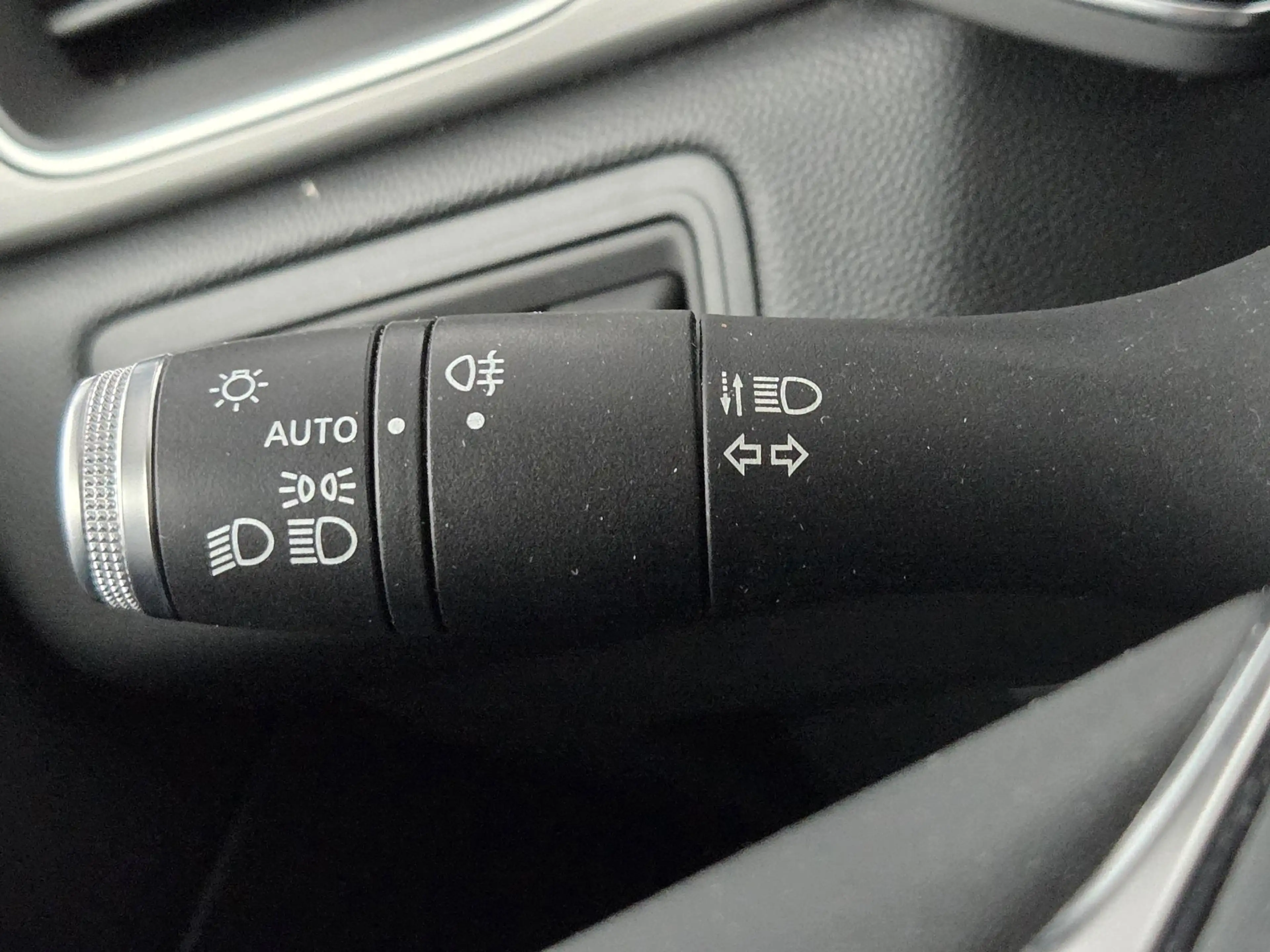 Renault Captur 1.6 E-Tech Plug-in Hybrid 160 Intens | Camera | Pa — photo 35