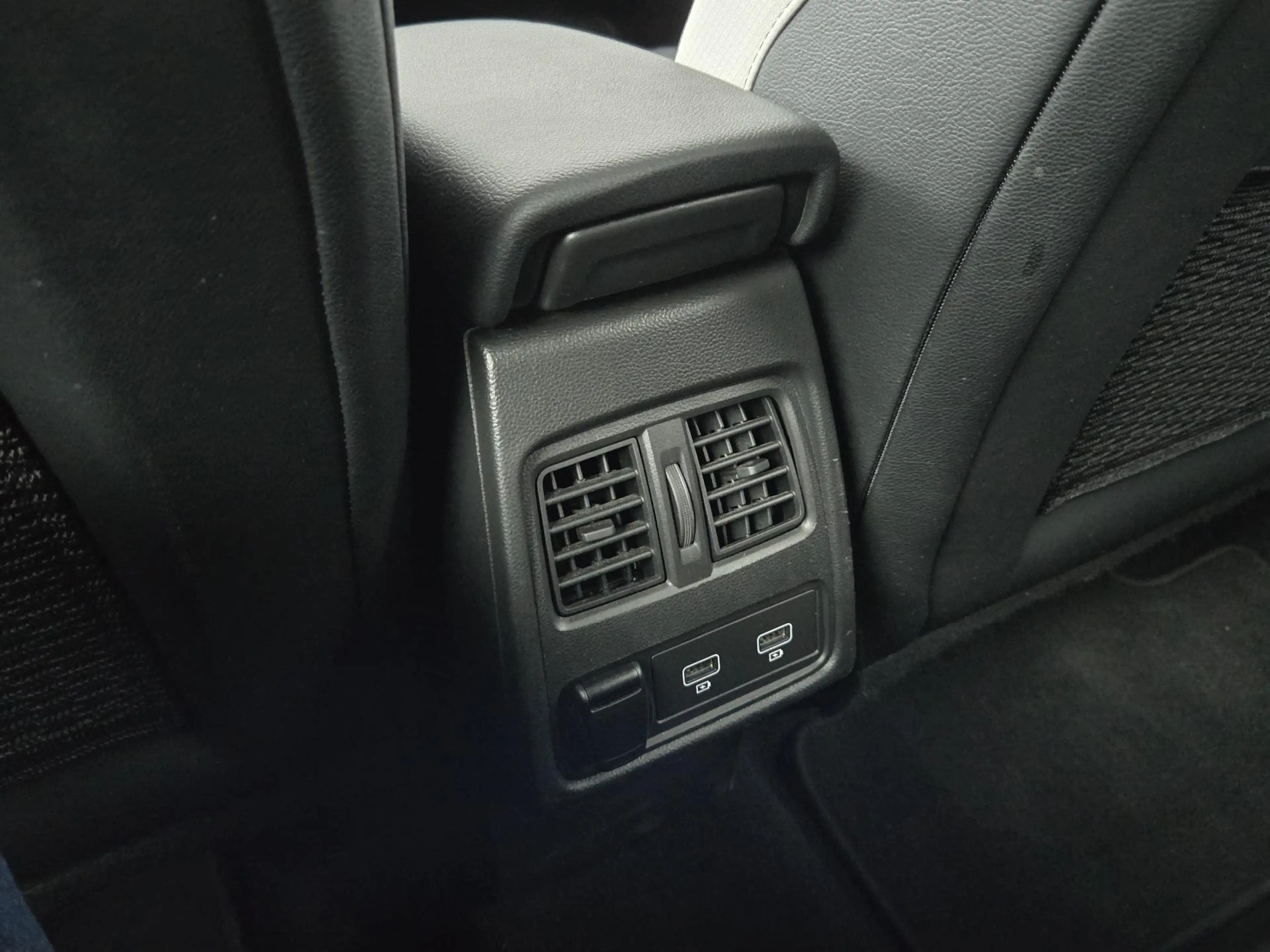 Renault Captur 1.6 E-Tech Plug-in Hybrid 160 Intens | Camera | Pa — photo 12