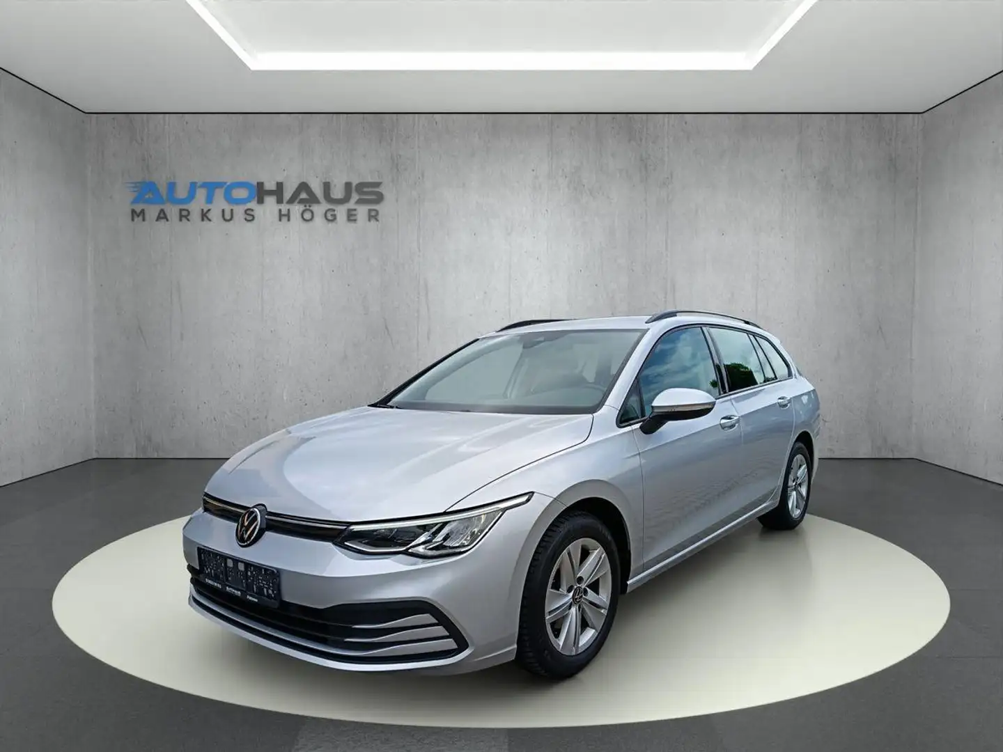 Volkswagen Golf Variant Golf 8 Variant 1.5 TSI LIFE+ACC+LED+APP+KAMERA+SHZ Ezüst - 1