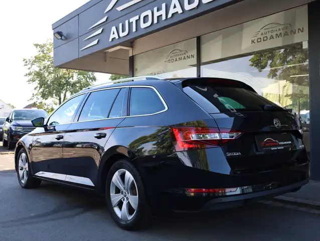 Skoda Superb view 8