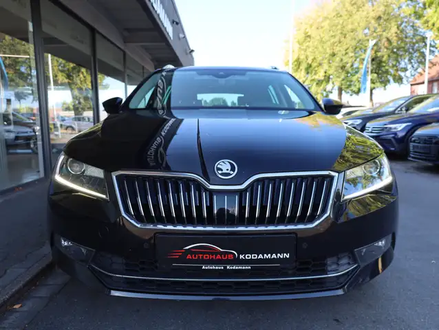 Skoda Superb view 4