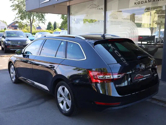 Skoda Superb view 7
