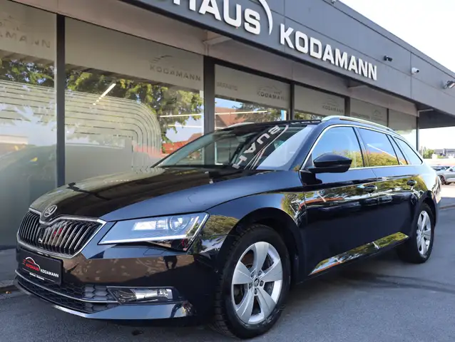 Skoda Superb view 6
