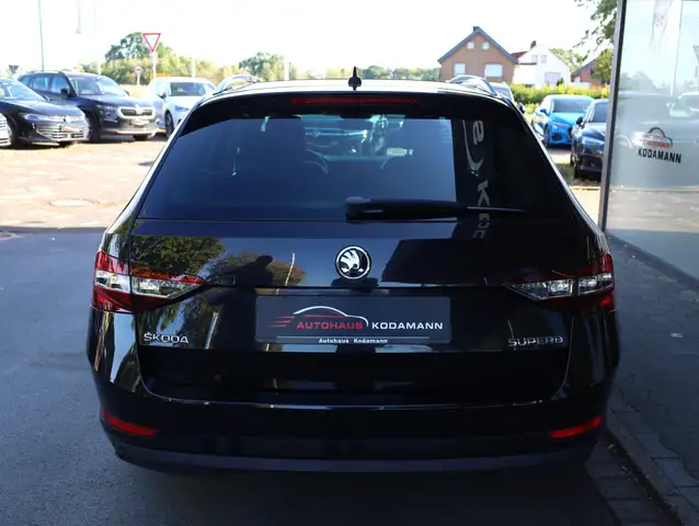 Skoda Superb view 9