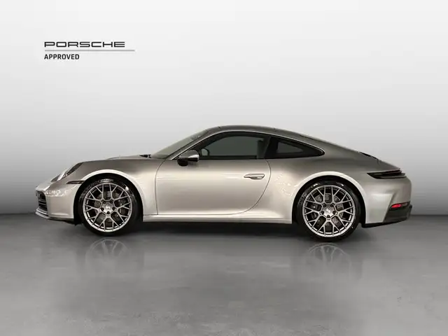 Porsche 911 view 2