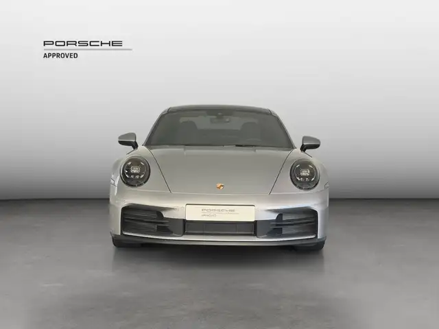 Porsche 911 view 8