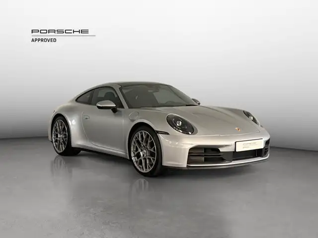 Porsche 911 view 7