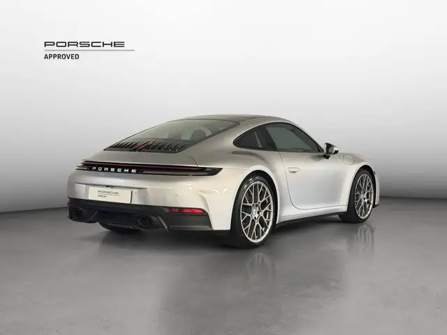 Porsche 911 view 5