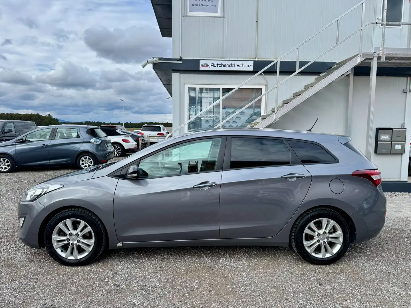 Hyundai i30 CW 1.4 CVVT GO! Tempomat_Klimaautomatik_Stzheizung Grau - 2