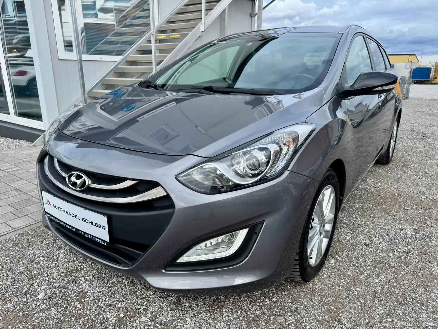 Hyundai i30 CW 1.4 CVVT GO! Tempomat_Klimaautomatik_Stzheizung Grau - 1