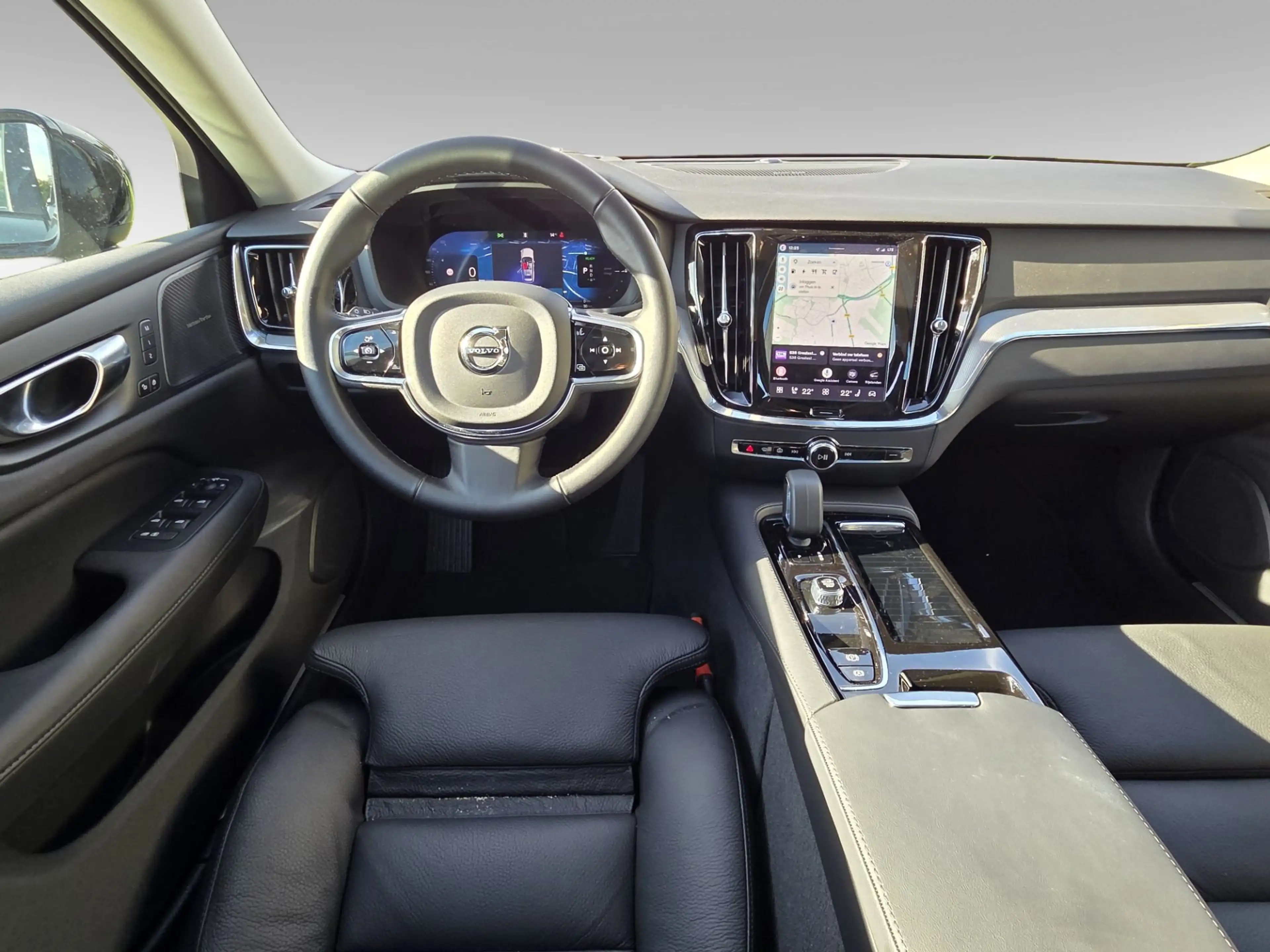 Volvo V60 2.0 T6 Plug-in hybrid AWD Plus Dark | Trekhaak | 3 — photo 11