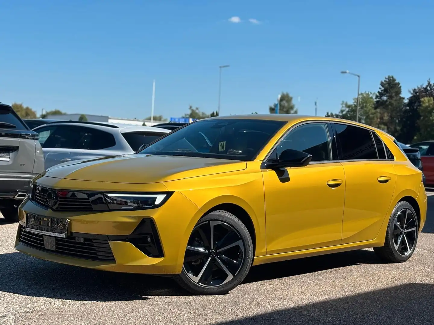 Opel Astra 5-Türer GS 1.2 Turbo S/S AT8 *MATRIX*HUD* Gelb - 2