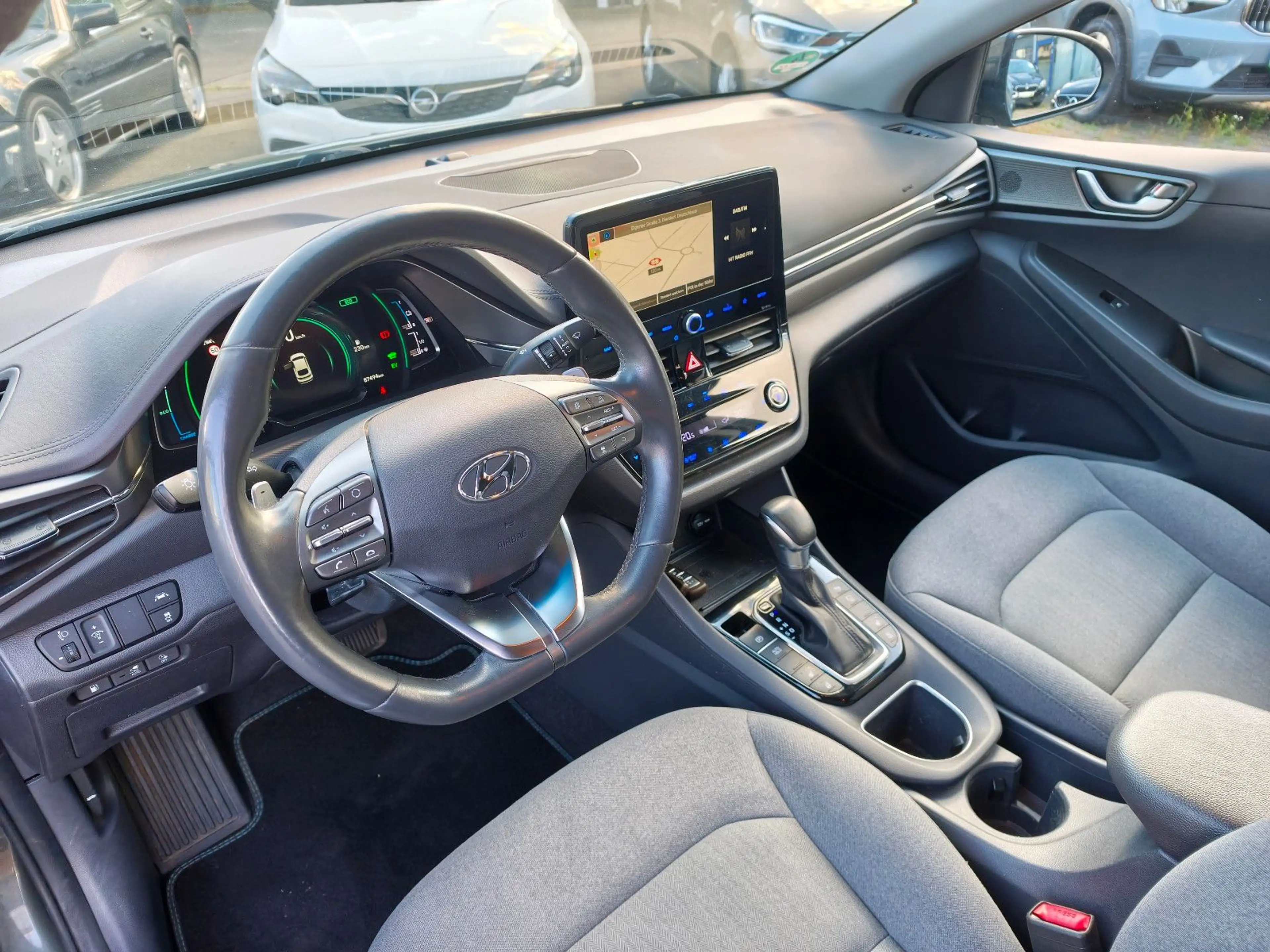 Hyundai IONIQ Style Plug-In Hybrid LED NAVI INFINITY AHK — photo 13