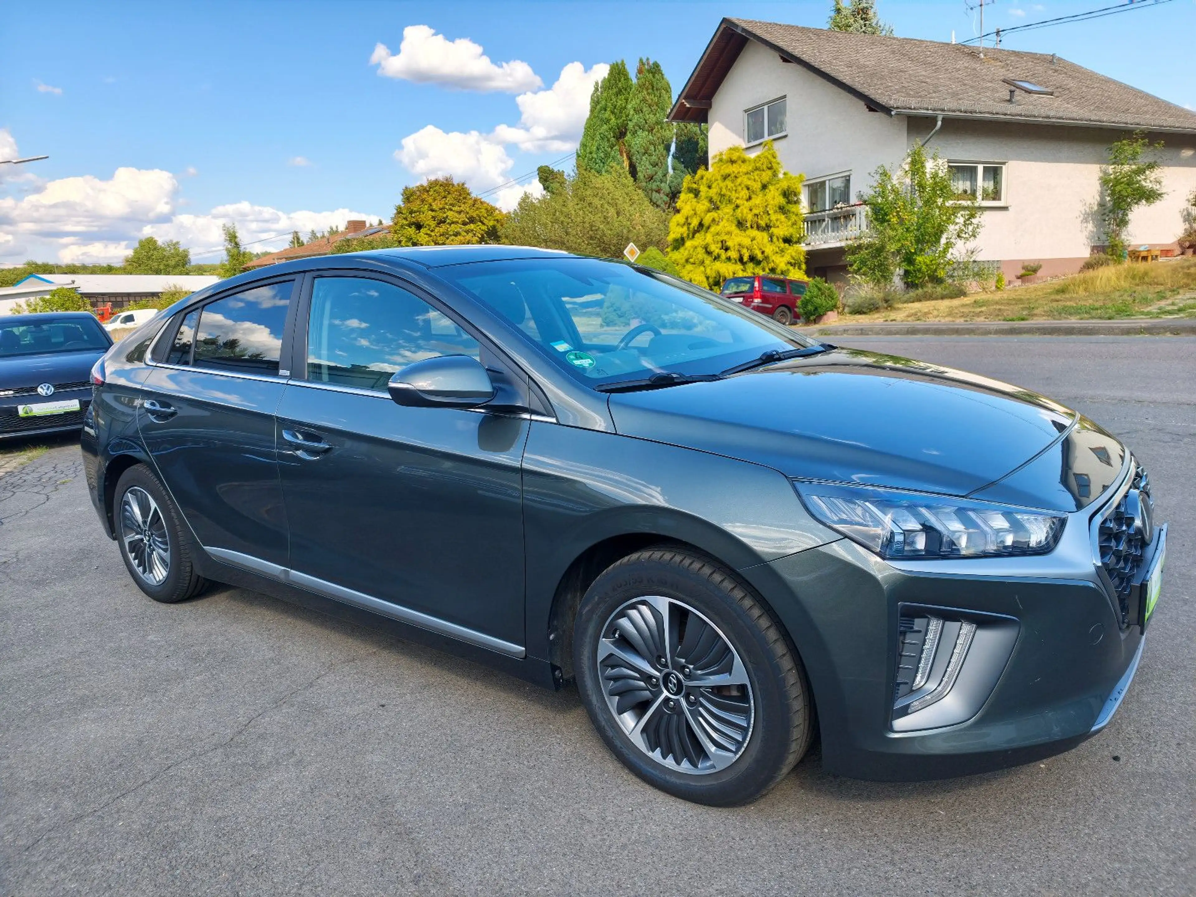Hyundai IONIQ Style Plug-In Hybrid LED NAVI INFINITY AHK — photo 4