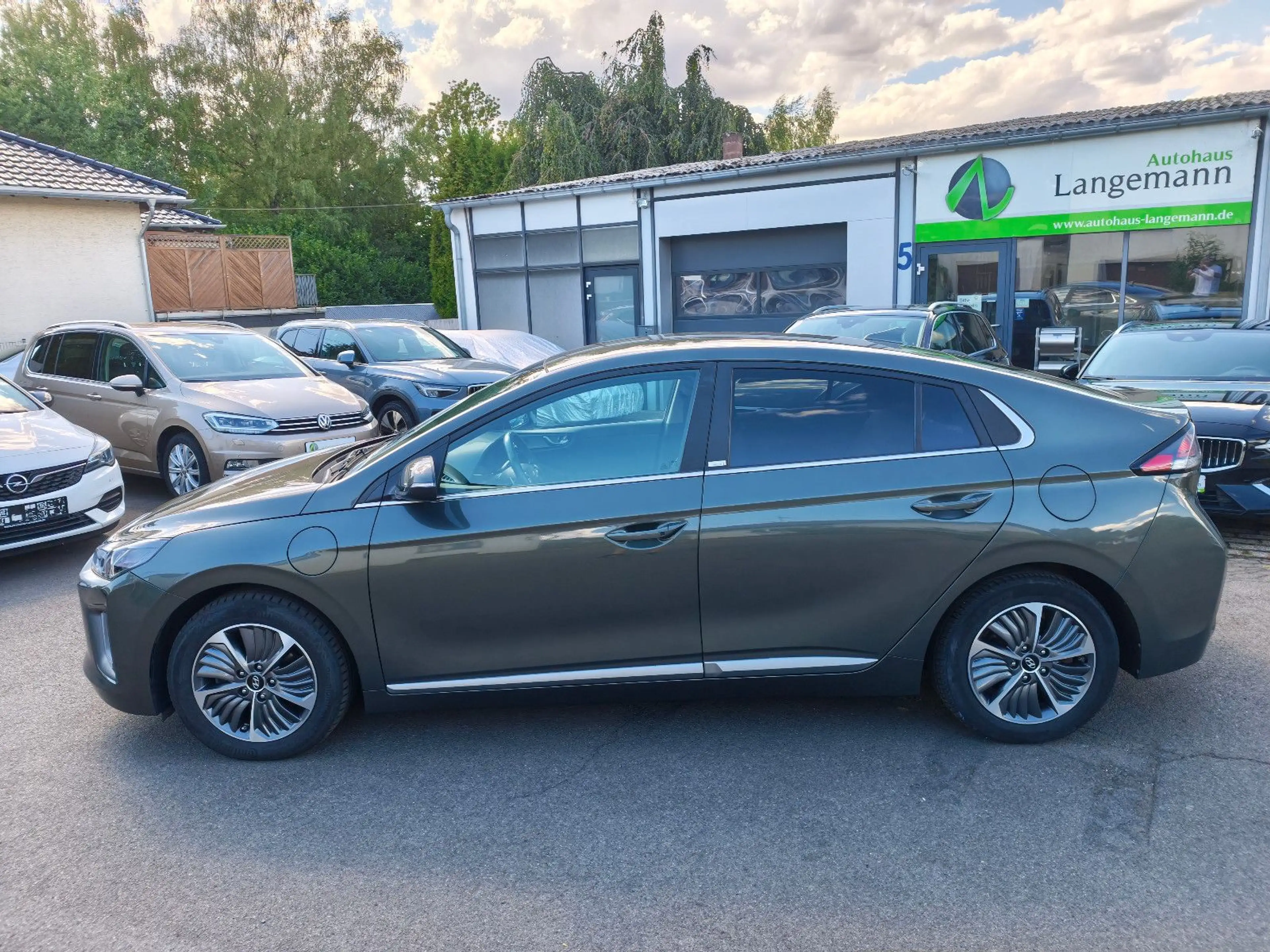 Hyundai IONIQ Style Plug-In Hybrid LED NAVI INFINITY AHK — photo 9