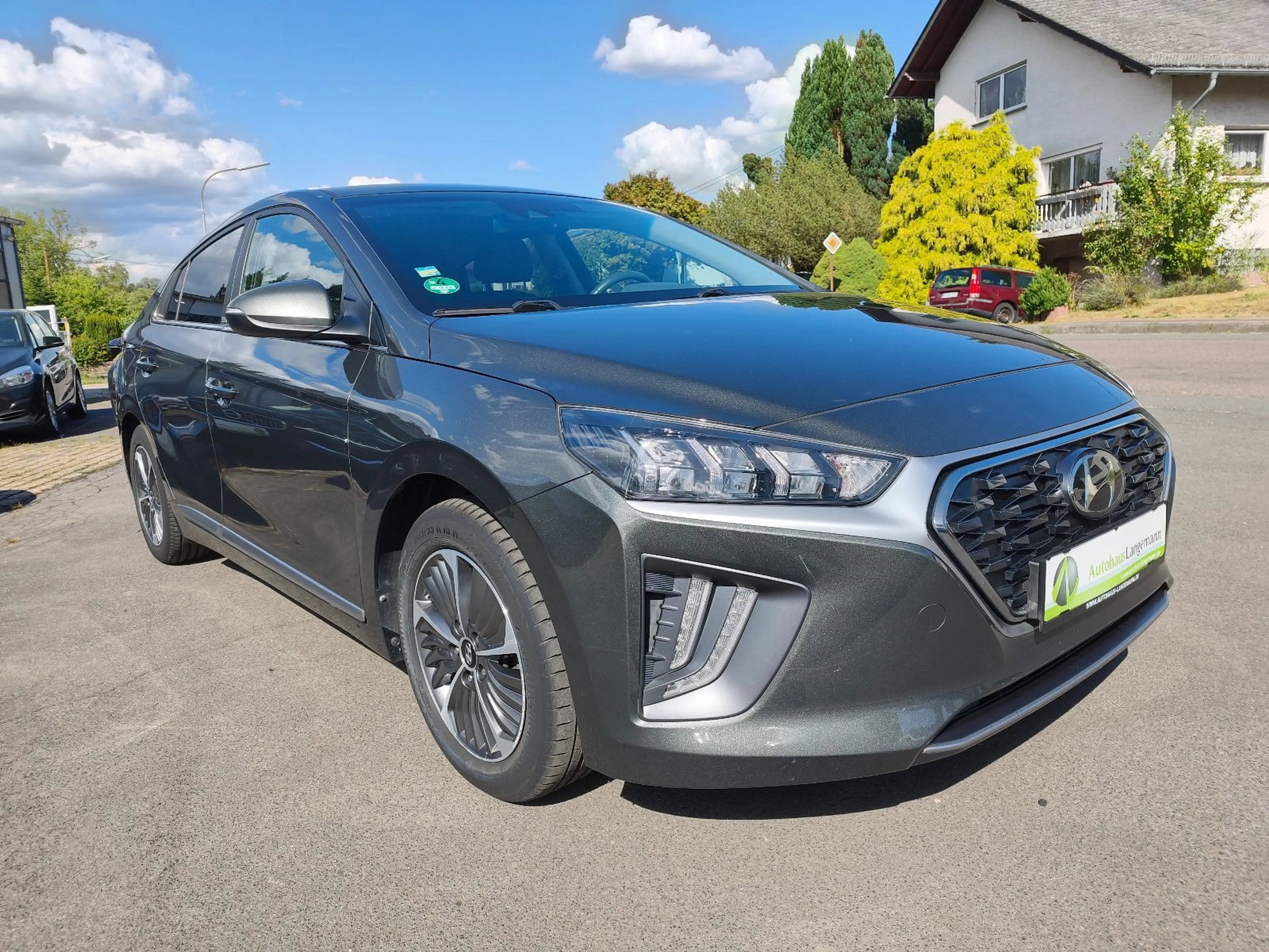 Hyundai IONIQ Style Plug-In Hybrid LED NAVI INFINITY AHK — photo 3