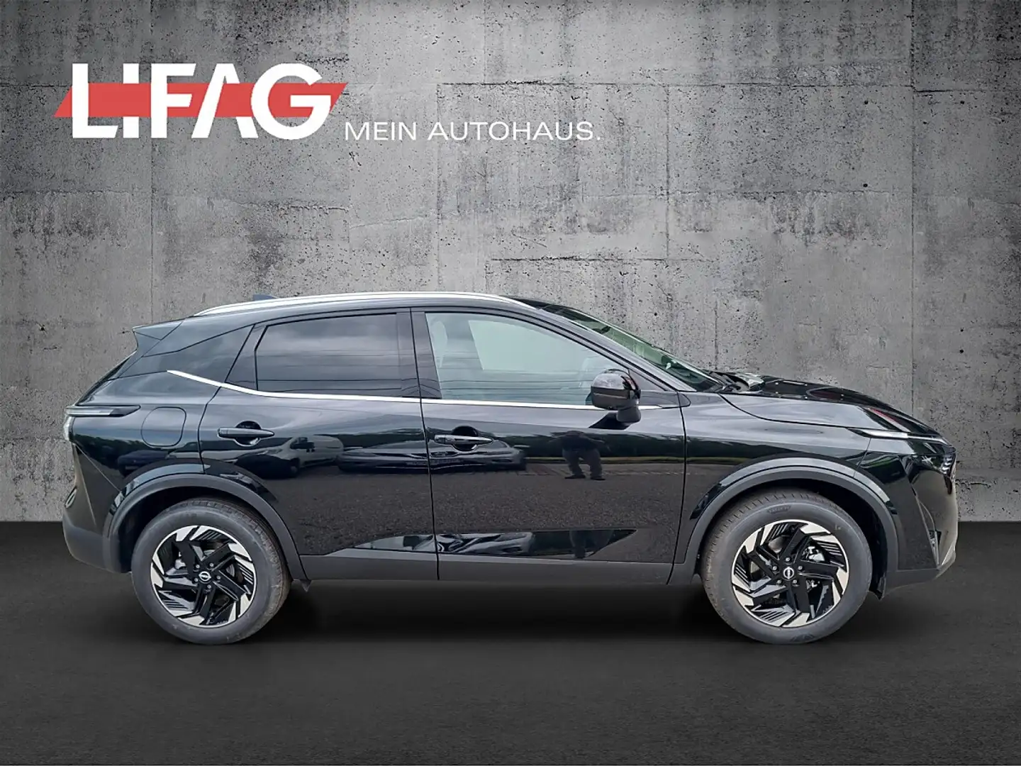 Nissan Qashqai 1,3 DIG-T MHEV N-Connecta *ab € 28.990,-* Schwarz - 2