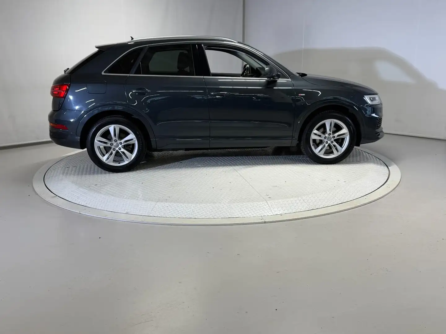 Audi Q3 35 TDI 150 ch S tronic 7 Business line - 1