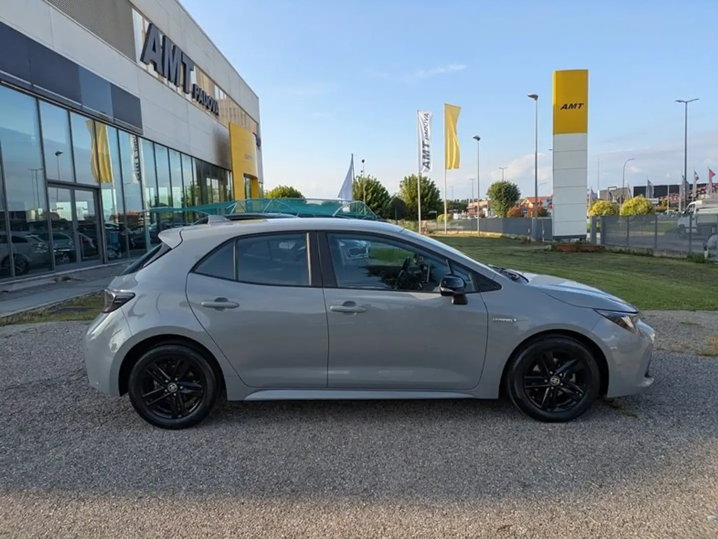 Toyota Corolla 1.8h Black Edition  cvt - 2