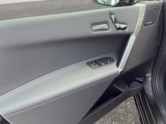 BMW Ix view 10