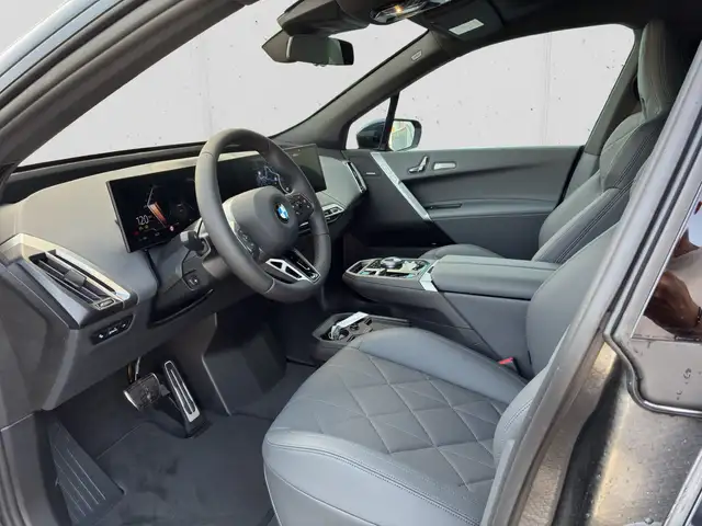 BMW Ix view 9