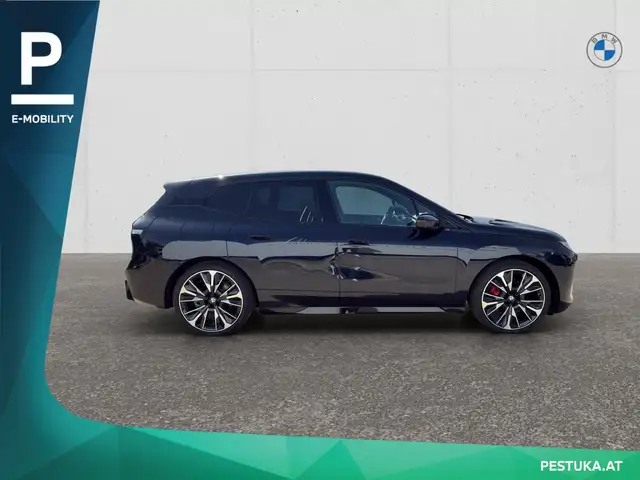 BMW Ix view 3