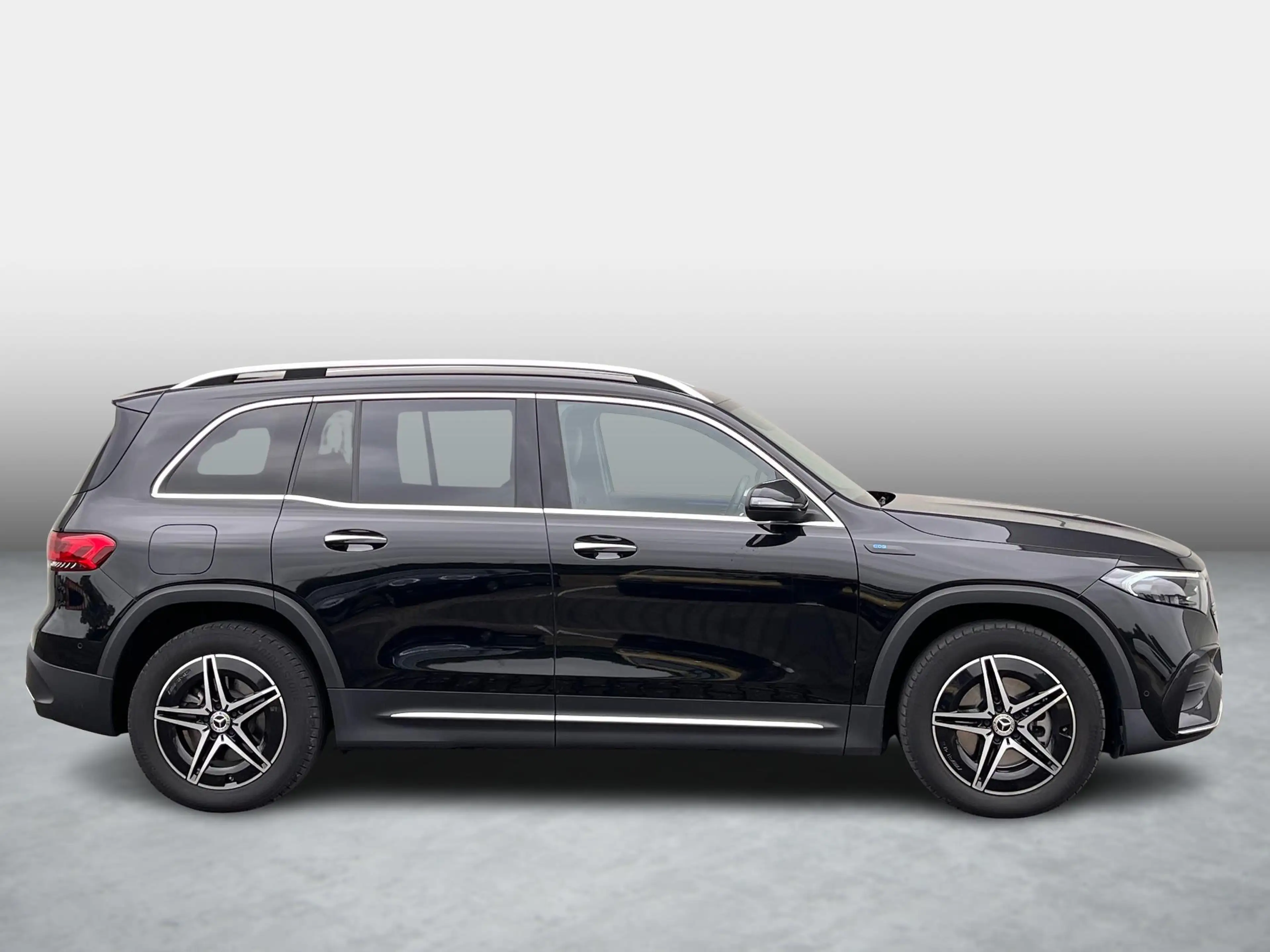 Mercedes-Benz EQB 300 4MATIC AMG — photo 4
