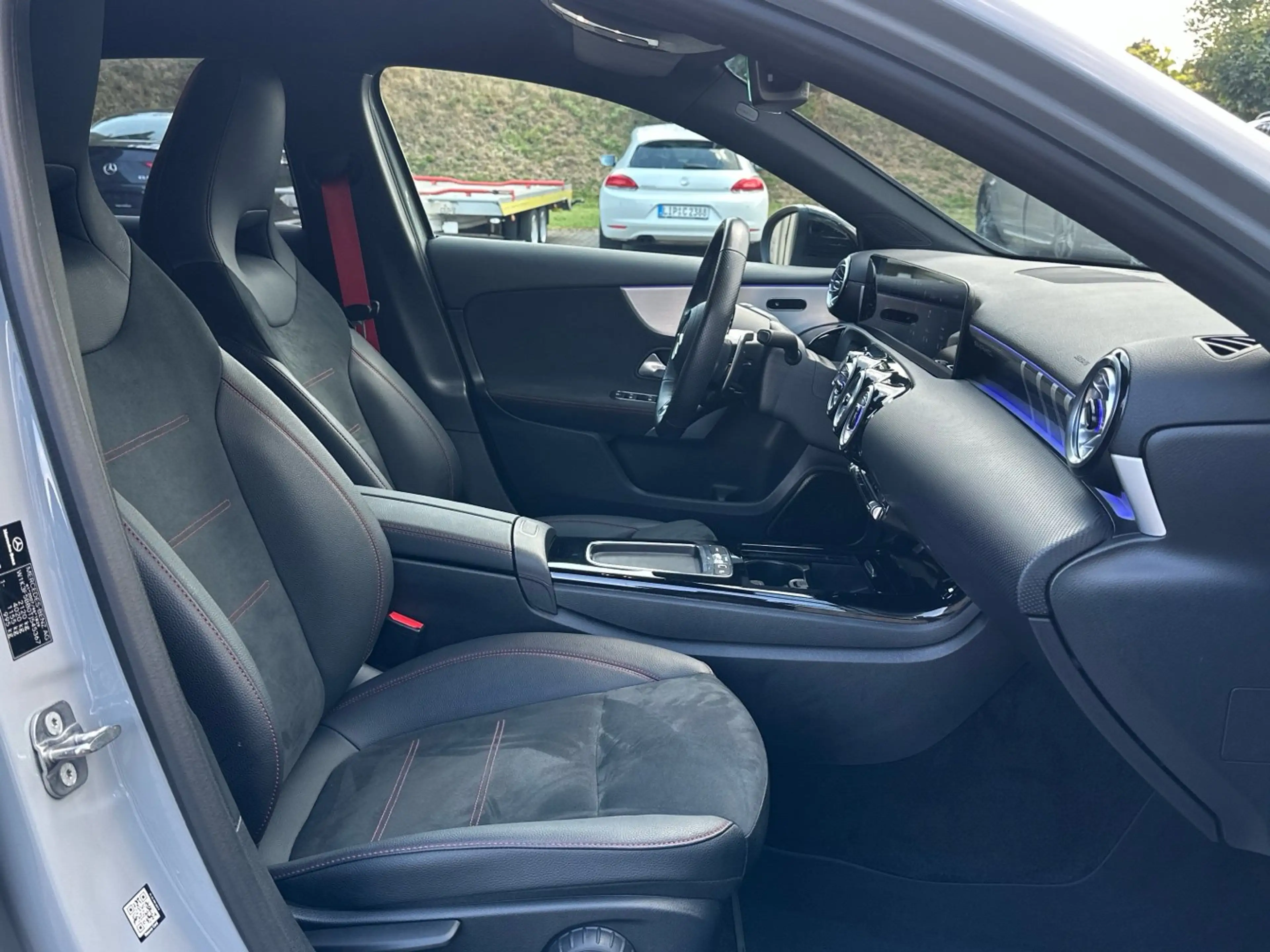 Mercedes-Benz A 35 AMG 4M Night Multibeam Kamera CarPlay AHK — photo 13