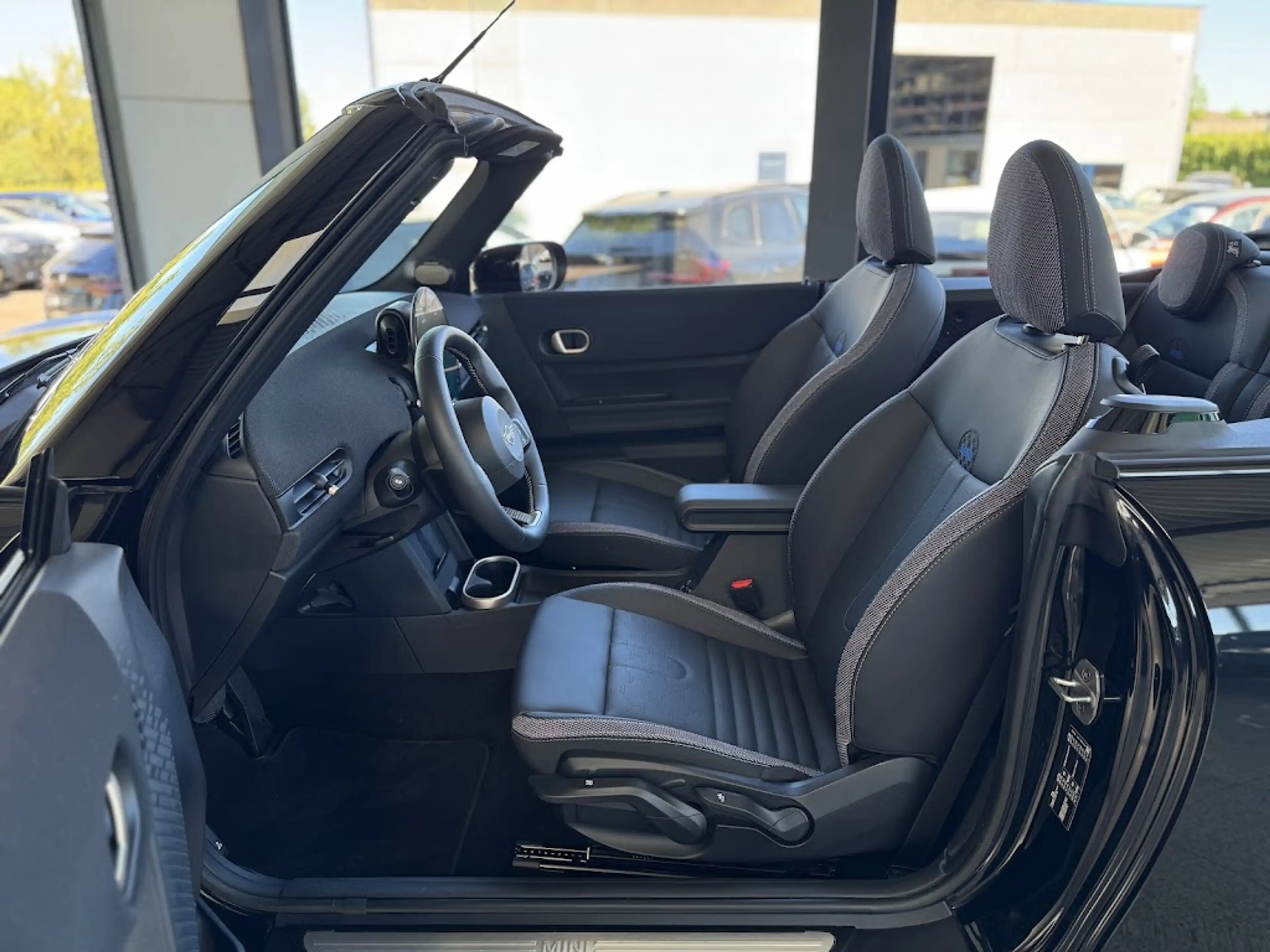 MINI Cooper C Cabrio Cabrio / HUD / H-K / KEYL / CAM / VERW ZET + STUUR — photo 15