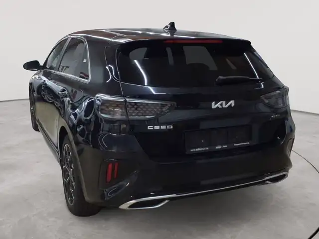 Kia Ceed view 2