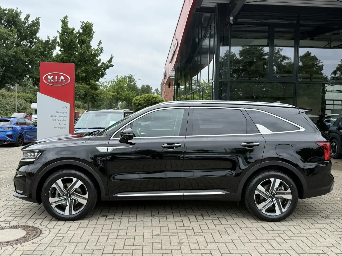 Kia Sorento 1.6 T Hybrid Platinum AWD Glasdach 7-Sit Schwarz - 2