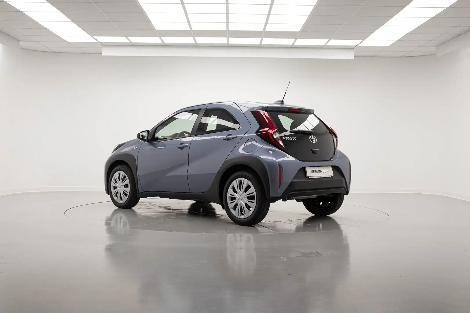 Toyota Aygo X 1.0 VVT-i 72 CV 5 porte Active neopatentati Kék - 2
