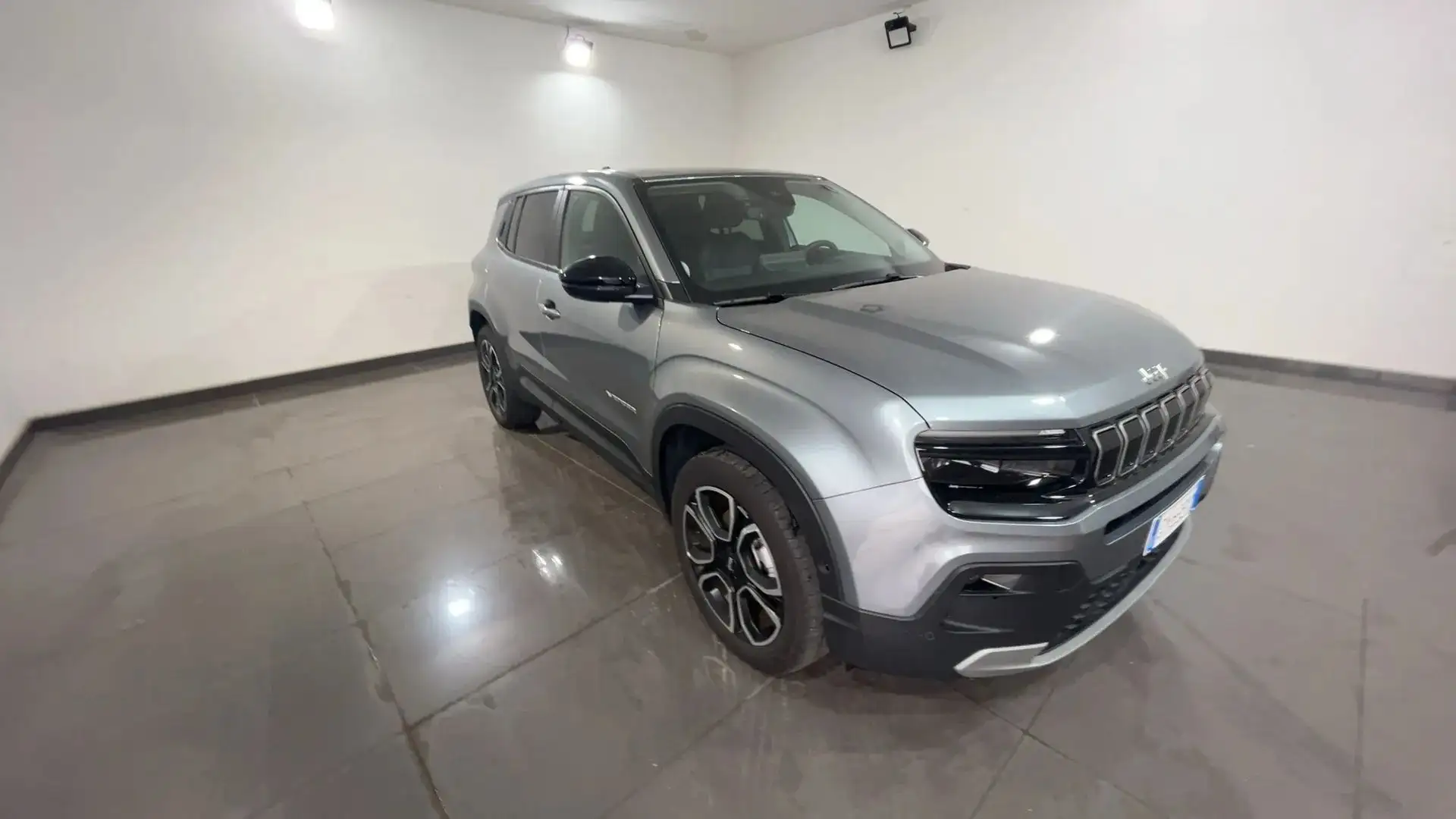 Jeep Avenger Avenger full-electric Summit fwd 156cv a Grau - 1