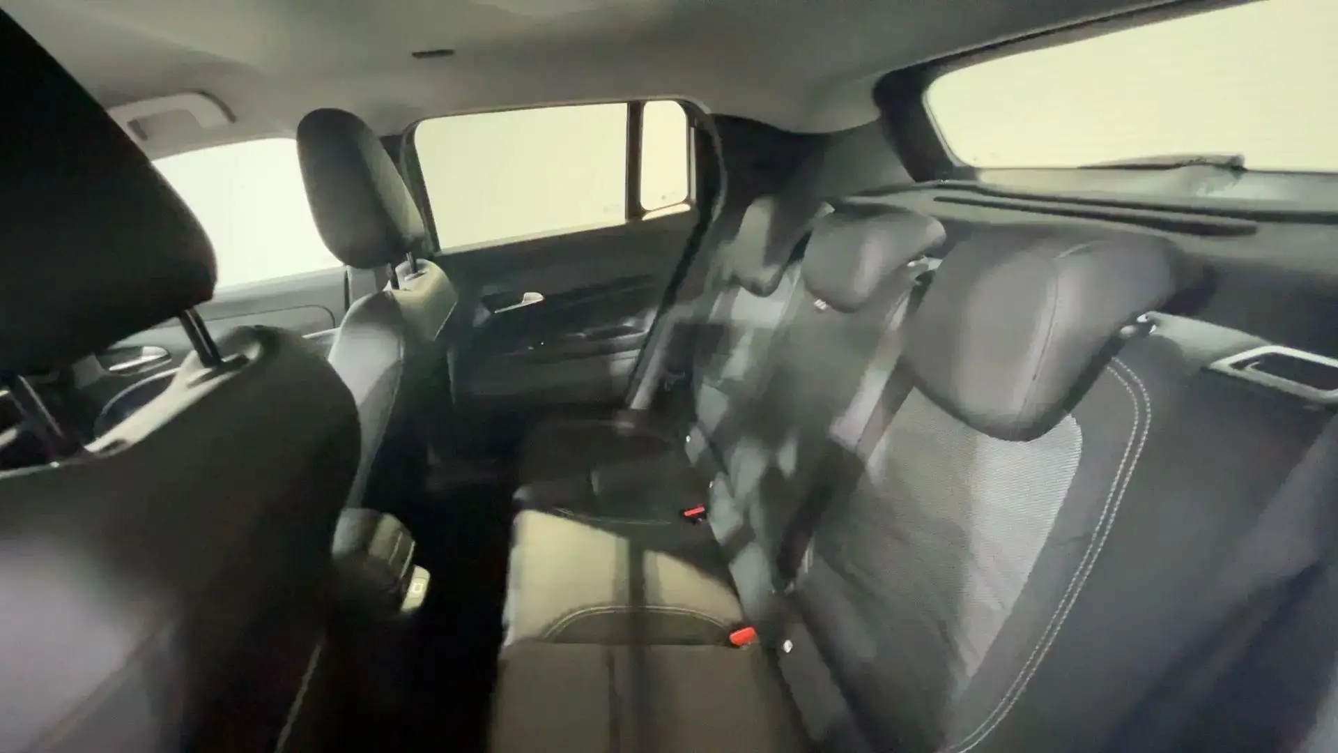 Jeep Avenger Avenger full-electric Summit fwd 156cv a Grau - 2