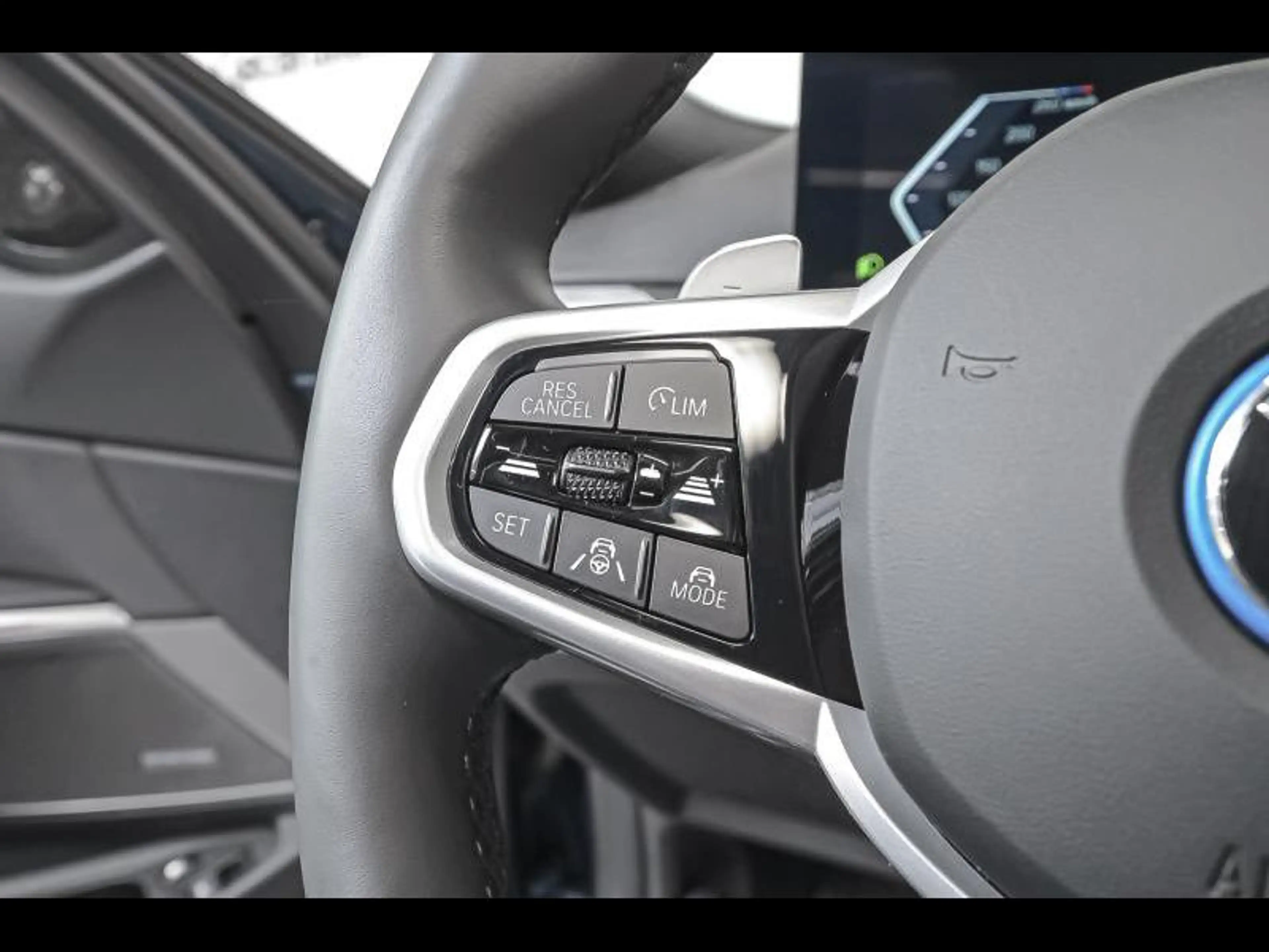 BMW 330 e xDrive Touring - M Pack — photo 17