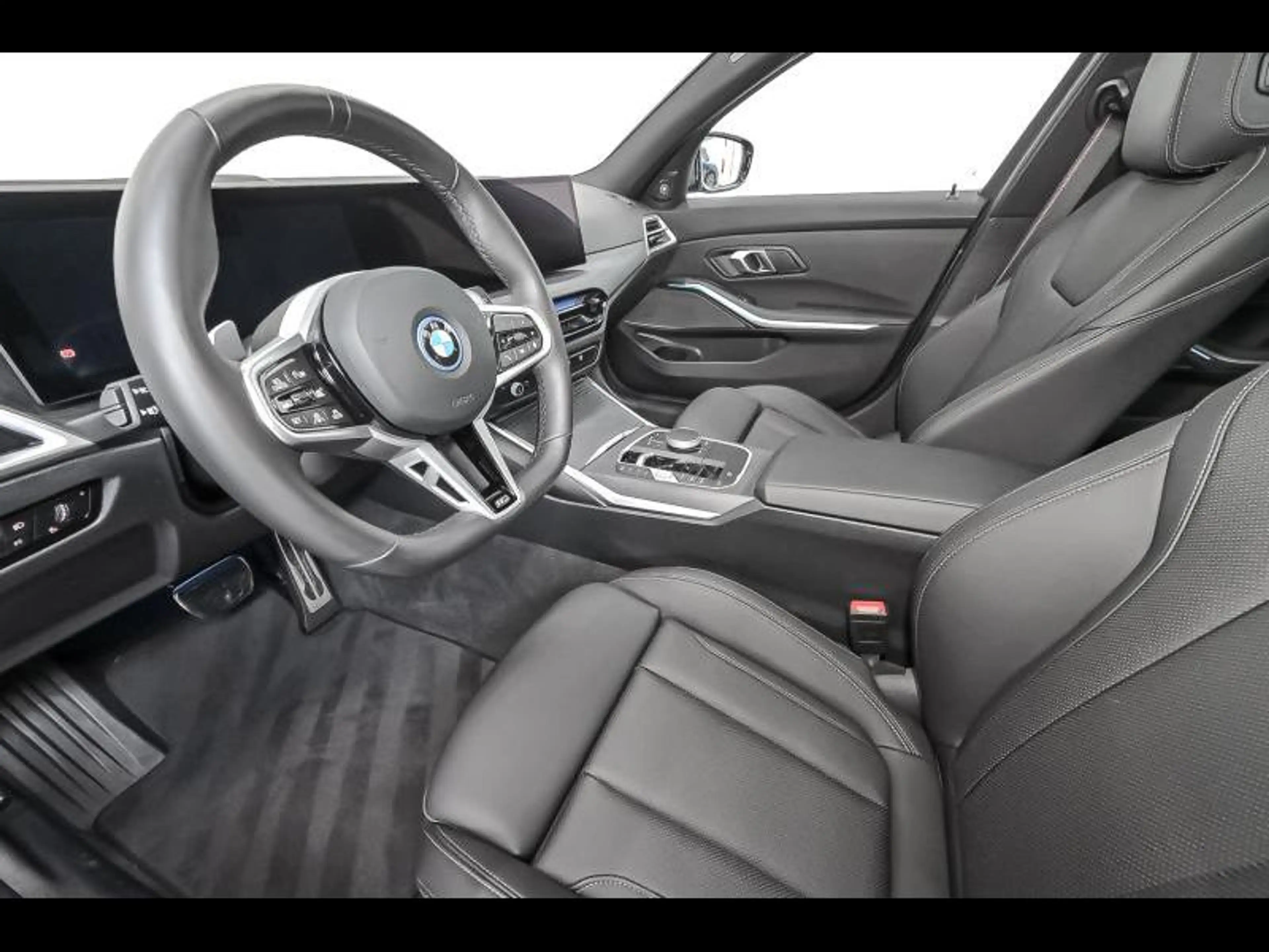 BMW 330 e xDrive Touring - M Pack — photo 6