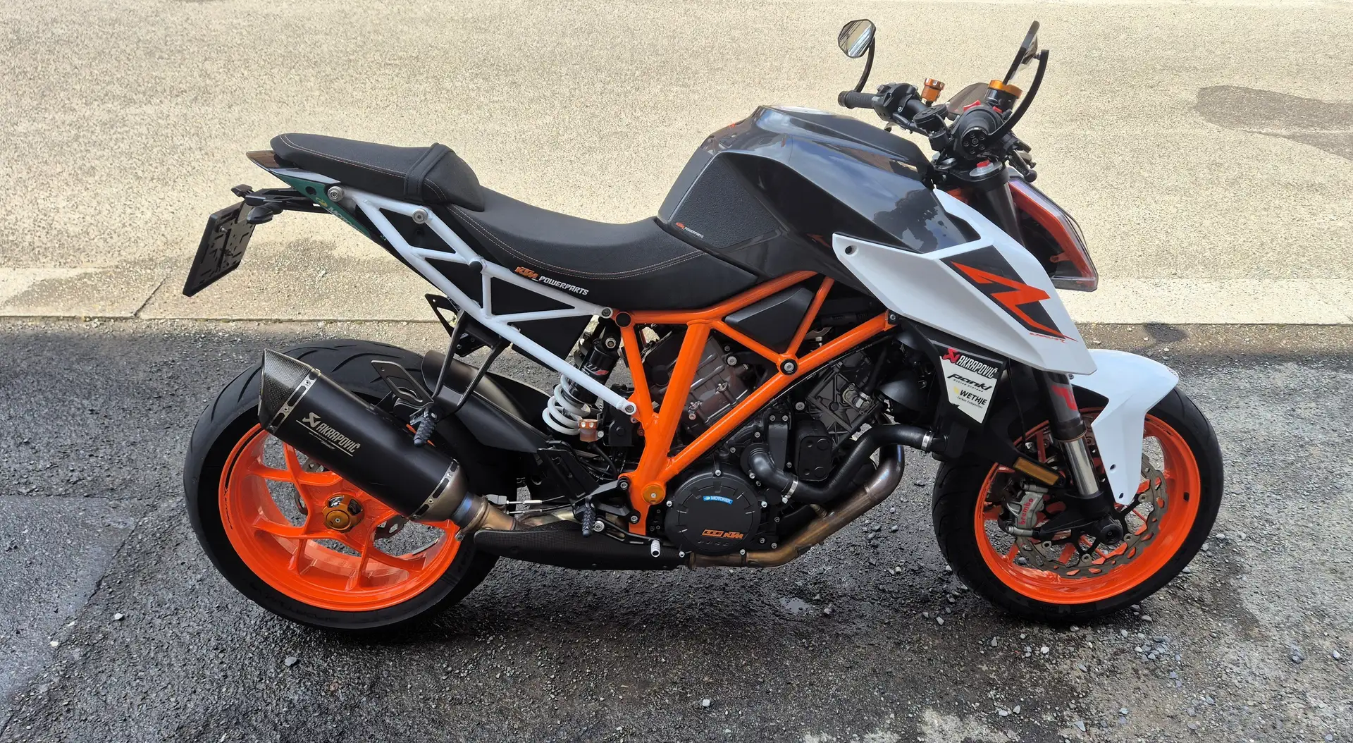KTM 1290 Super Duke R Blanc - 1
