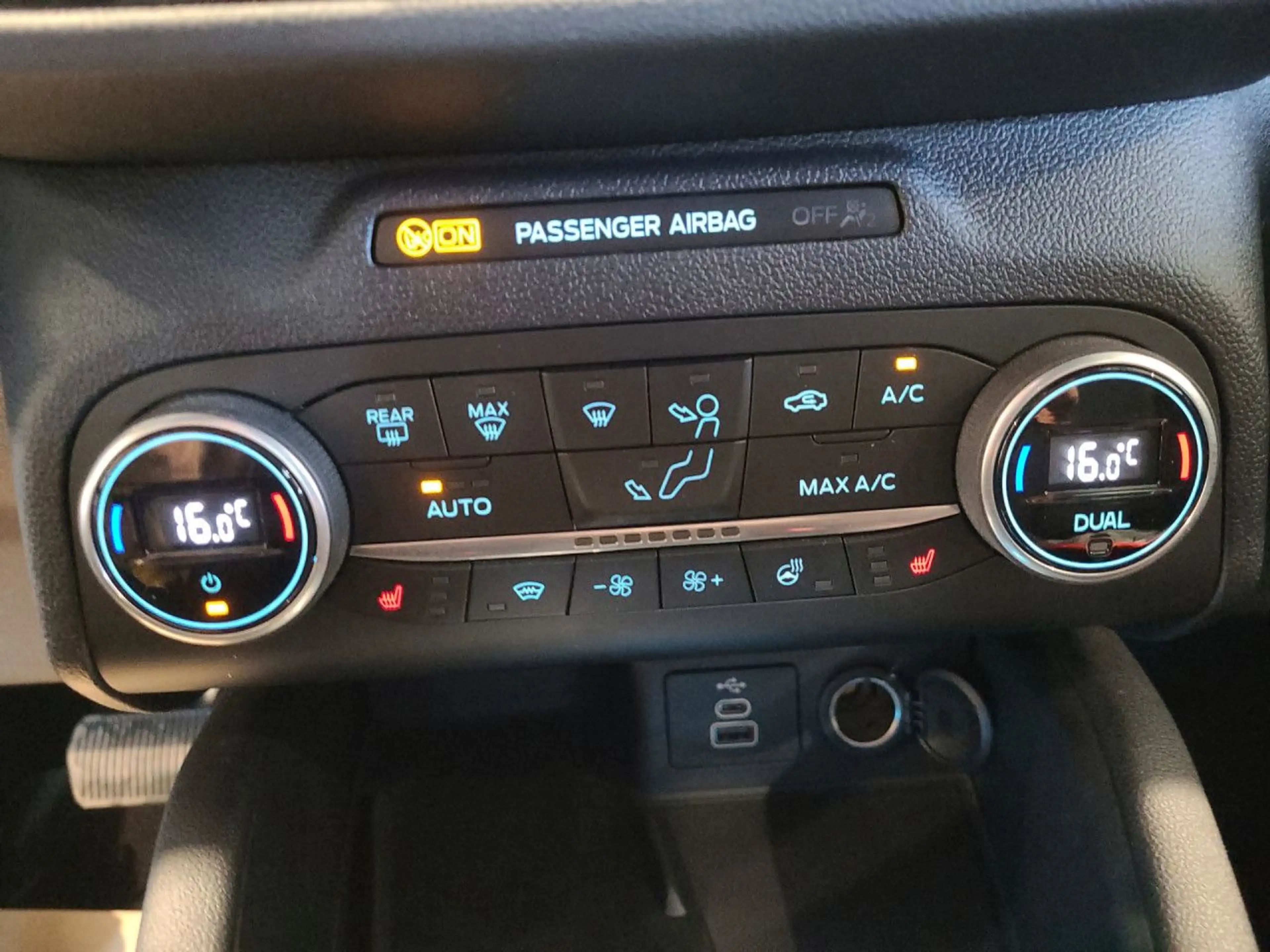 Ford Kuga ST-Line Bluetooth Head Up Display Navi LED — photo 20